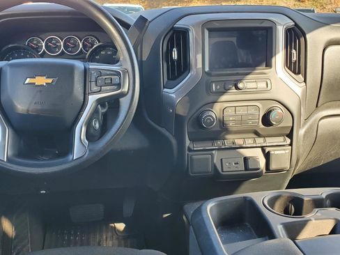 Used 2022 Chevrolet Silverado 1500 Custom w/ Safety Confidence Package image 7