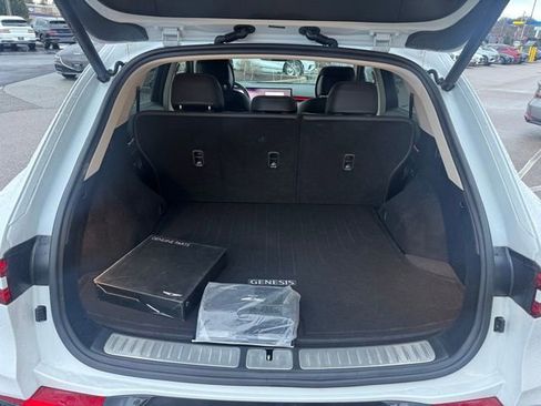 Used 2026 Genesis GV70 2.5T Select image 11