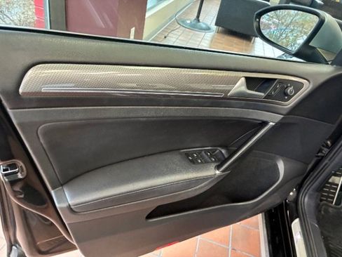 Used 2017 Volkswagen Golf Alltrack SE image 16