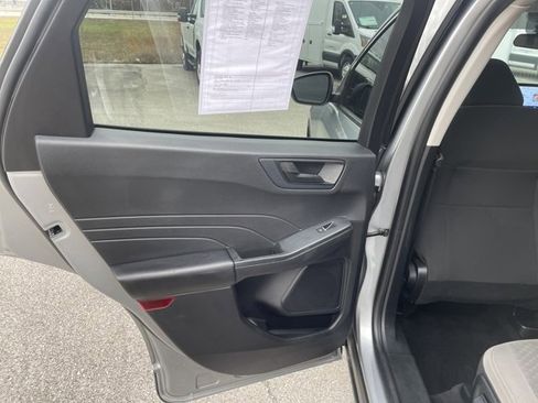 Used 2022 Ford Escape SE image 57