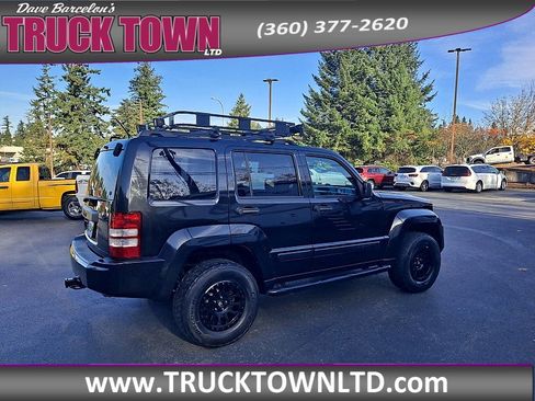 Used 2012 Jeep Liberty Sport image 3