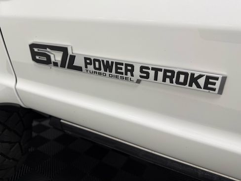 Used 2024 Ford F250 Platinum w/ FX4 Off-Road Package image 12