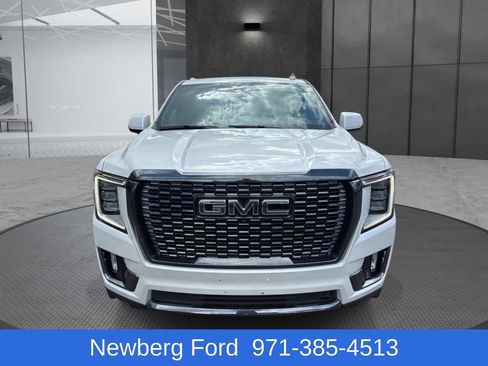 Used 2024 GMC Yukon XL Denali Ultimate AWD/4WD image 2
