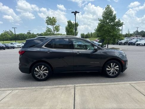 Used 2022 Chevrolet Equinox Premier w/ LPO, Cargo Package FWD image 5