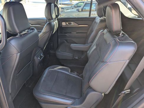 Used 2025 Ford Explorer ST image 15