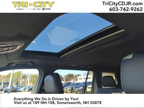 New 2025 Jeep Grand Cherokee L Altitude image 16