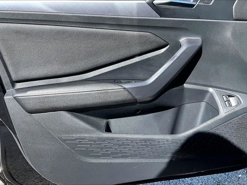 Used 2024 Volkswagen Jetta SE image 21