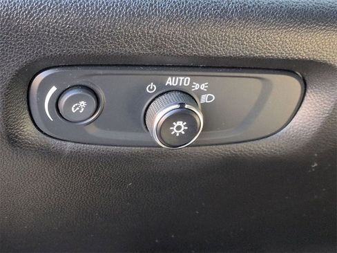 Certified 2023 Chevrolet Traverse LS image 17