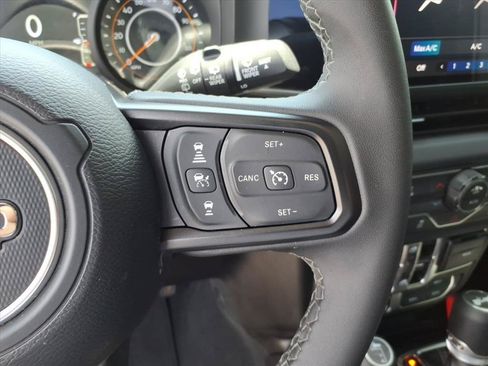 Used 2026 Jeep Wrangler Unlimited Rubicon AWD/4WD image 19