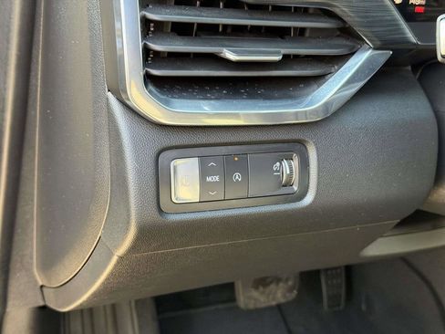 Used 2025 GMC Acadia Elevation image 20