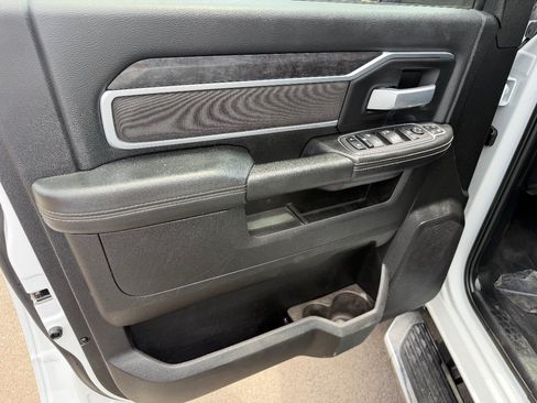 Used 2024 RAM 3500 Big Horn AWD/4WD image 18