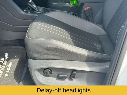 Used 2023 Volkswagen Tiguan SE R-Line image 23