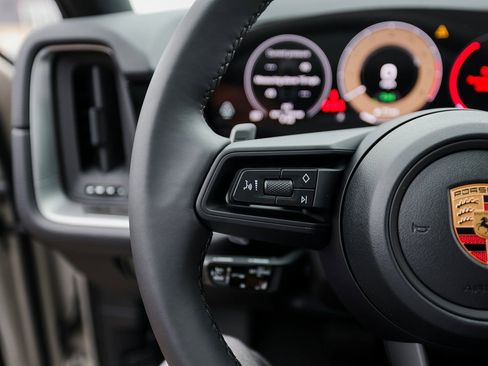 New 2026 Porsche Cayenne E-Hybrid Coupe image 17