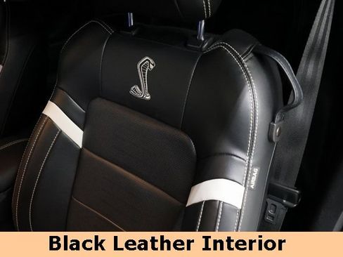 Used 2022 Ford Mustang Shelby GT500 w/ Technology Package image 16