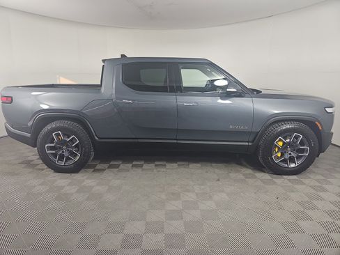 Used 2022 Rivian R1T Launch Edition image 6