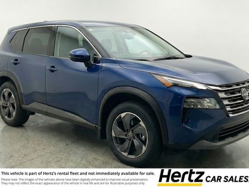 Used 2025 Nissan Rogue SV image 1
