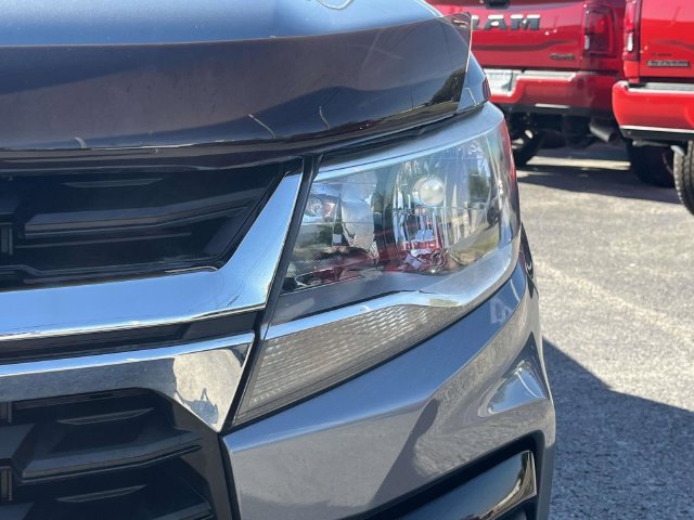 Used 2022 Chevrolet Colorado W/T w/ WT Convenience Package RWD image 9