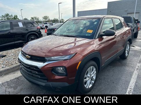 Used 2021 Chevrolet TrailBlazer LS FWD image 2