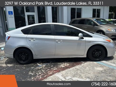 Used 2015 Toyota Prius Three FWD image 11