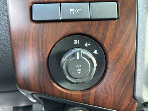 Used 2013 Ford F350 Lariat w/ Camper Pkg image 12