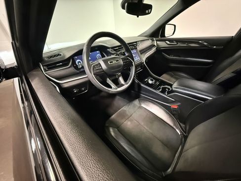 Used 2023 Jeep Grand Cherokee L Laredo image 60