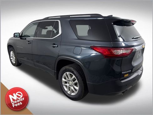 Used 2020 Chevrolet Traverse LT w/ Driver Confidence II Package FWD image 6