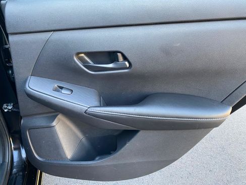 Used 2025 Nissan Sentra S FWD image 40