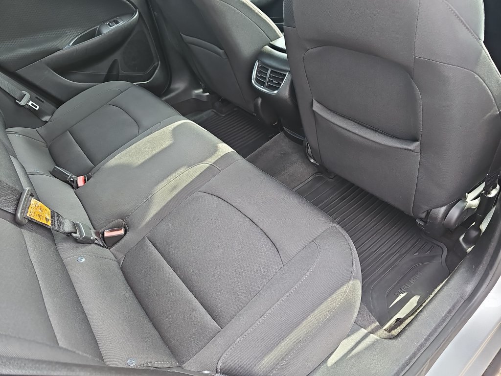 Used 2018 Chevrolet Malibu LT FWD image 11