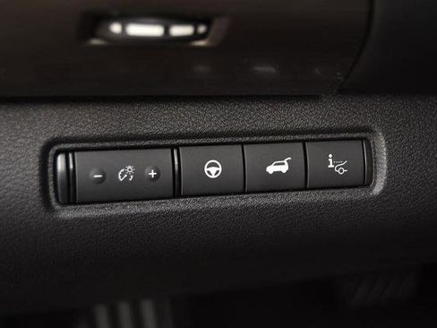 New 2025 Nissan Pathfinder Platinum image 12