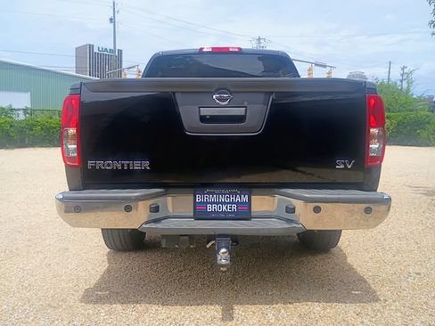 Used 2013 Nissan Frontier SV w/ SV Value Truck Pkg RWD image 9