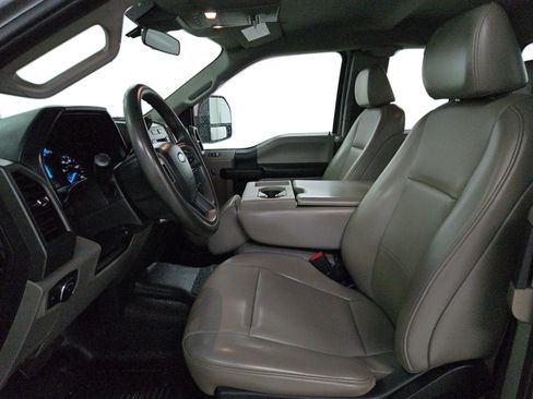 Used 2020 Ford F250 XL w/ Power Equipment Group image 9