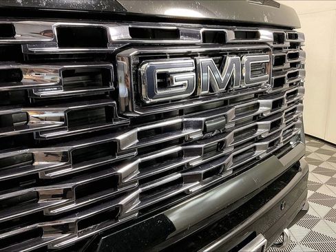 Used 2025 GMC Sierra 2500 Denali Ultimate image 40