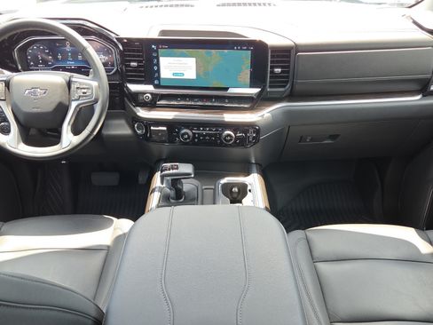 Used 2025 Chevrolet Silverado 1500 LT Trail Boss w/ Convenience Package II AWD/4WD image 14