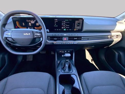 Used 2025 Kia K4 FWD image 15