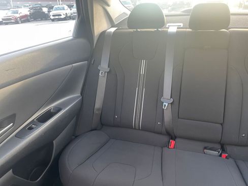 Used 2025 Hyundai Elantra SEL image 38