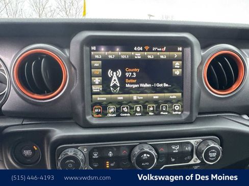 Used 2023 Jeep Gladiator Mojave w/ Cold Weather Group image 16