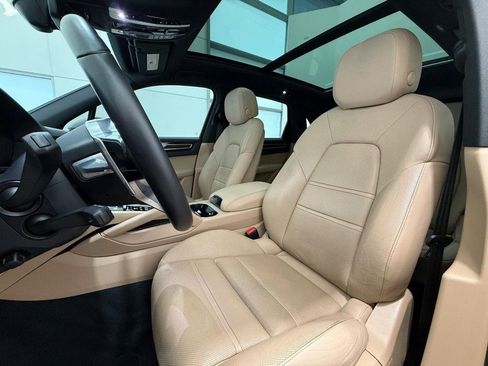 Certified 2022 Porsche Cayenne E-Hybrid image 5