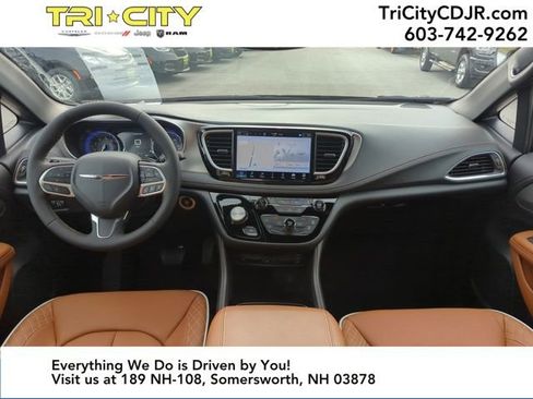 New 2026 Chrysler Pacifica Pinnacle image 12