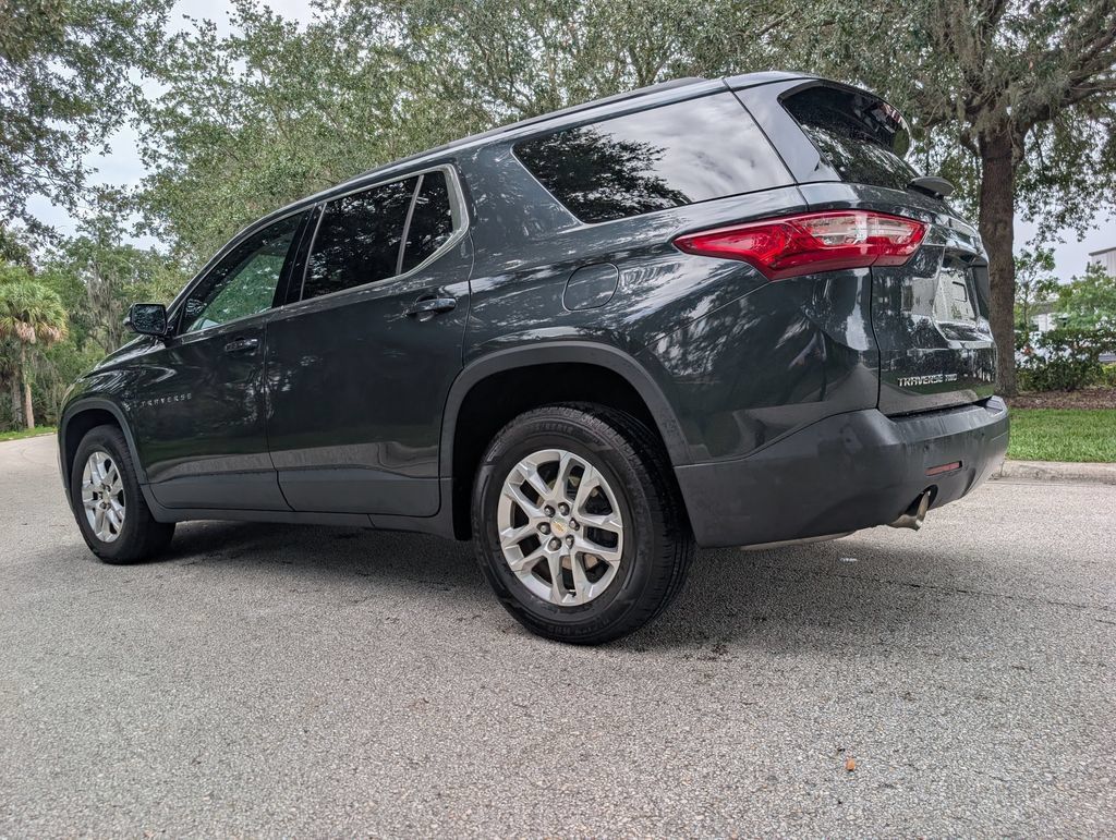 Used 2020 Chevrolet Traverse LT w/ Driver Confidence II Package AWD/4WD image 6