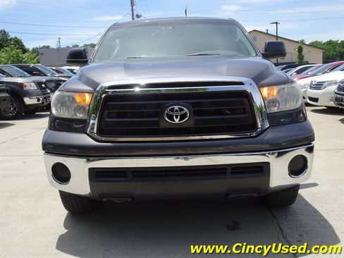 Used 2011 Toyota Tundra 4x4 Double Cab w/ Tow Pkg image 2
