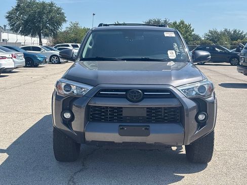 Used 2022 Toyota 4Runner SR5 Premium w/ Moonroof Package RWD image 2