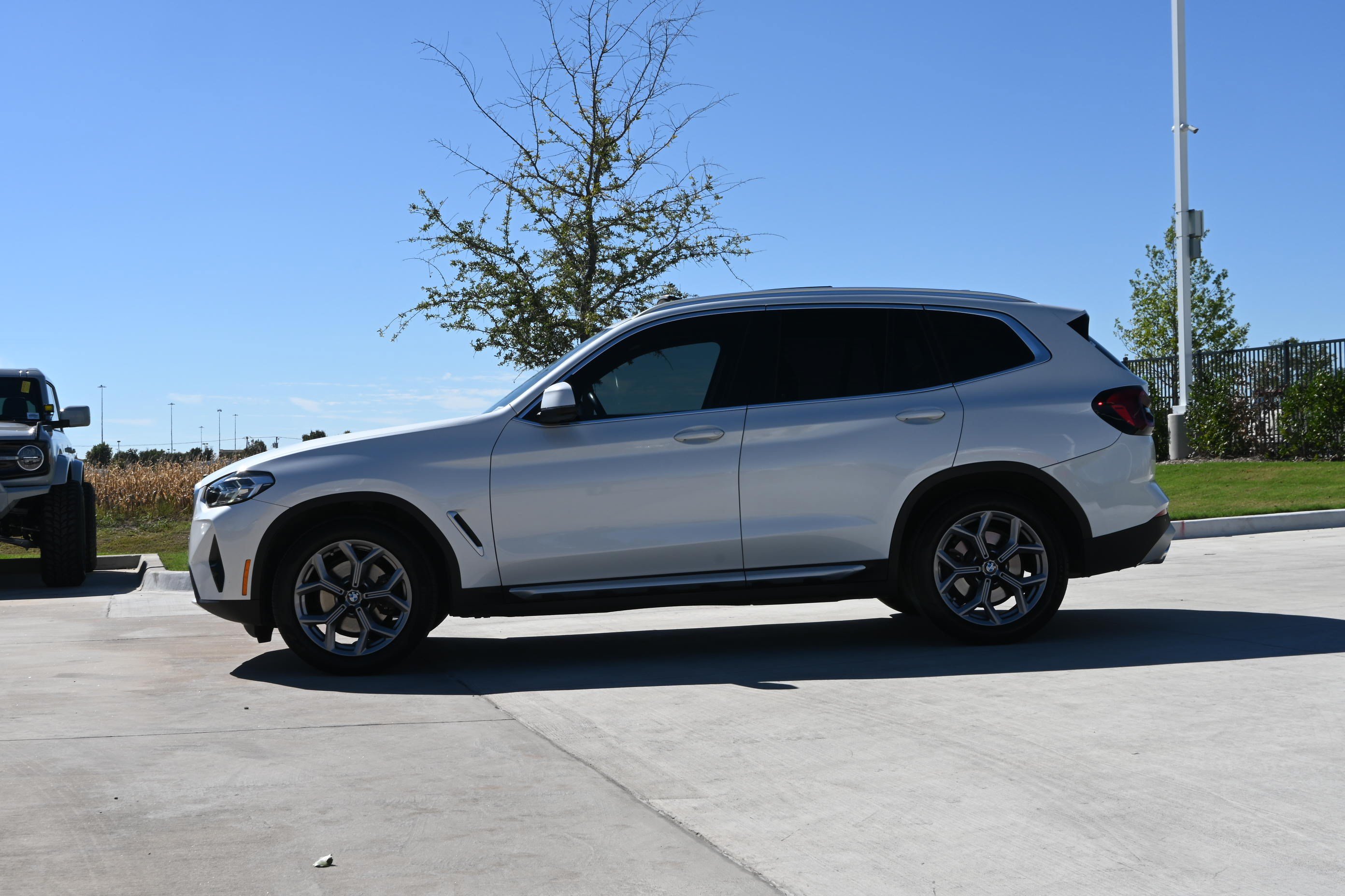 Used 2022 BMW X3 xDrive30i w/ Premium Package 2 (ZPA) AWD/4WD image 6