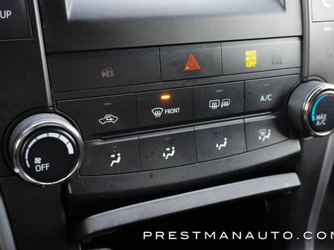 Used 2016 Toyota Camry SE image 30