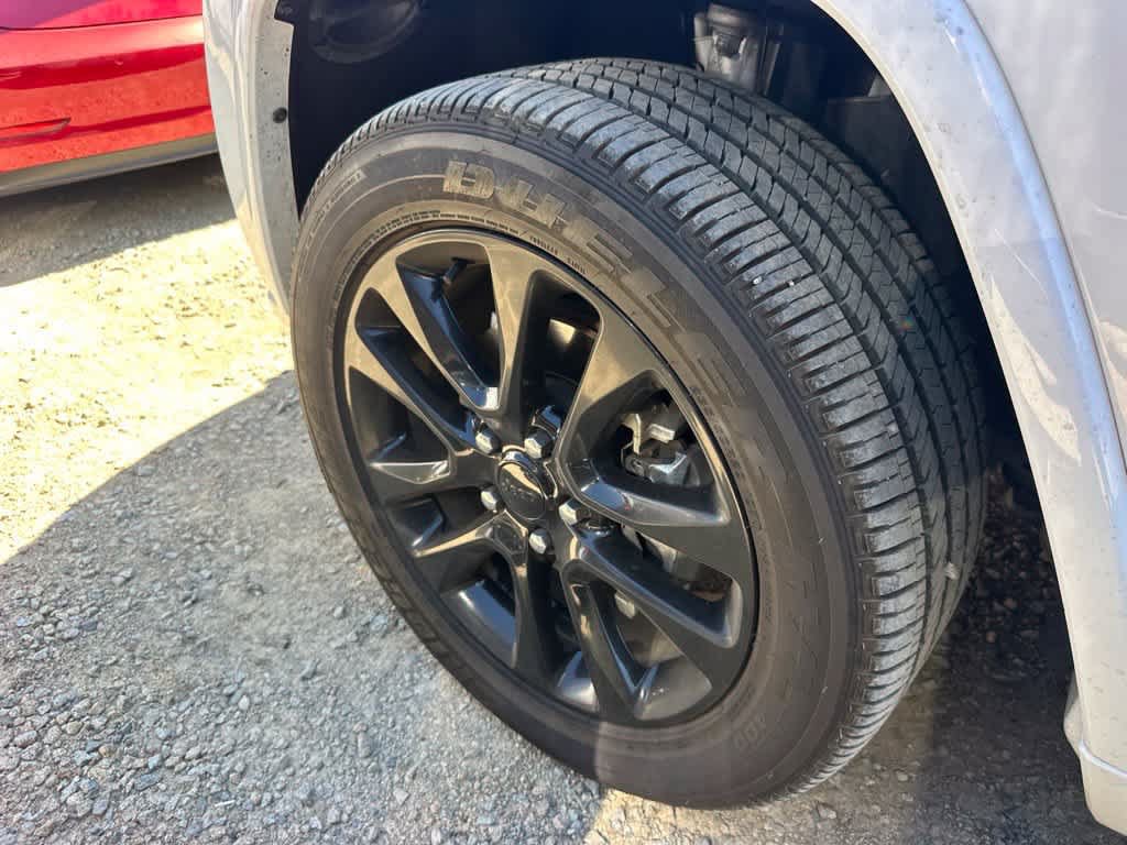 Used 2020 Jeep Grand Cherokee Altitude AWD/4WD image 5