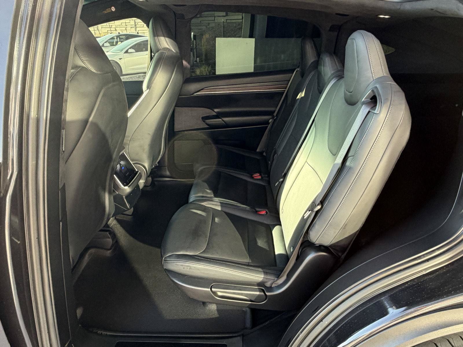 Used 2025 Tesla Model X AWD/4WD image 15