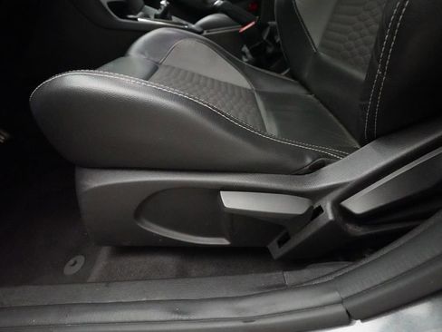 Used 2018 Ford Focus ST w/ Equipment Group 401A FWD image 27