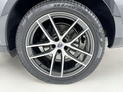 Certified 2025 Porsche Macan image 35