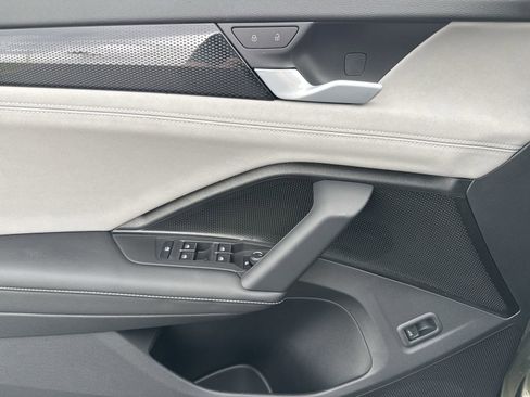 New 2026 Volkswagen Tiguan SE R-Line AWD/4WD image 14