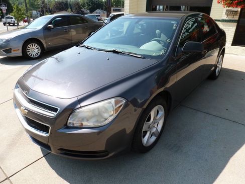 Used 2010 Chevrolet Malibu LS image 4