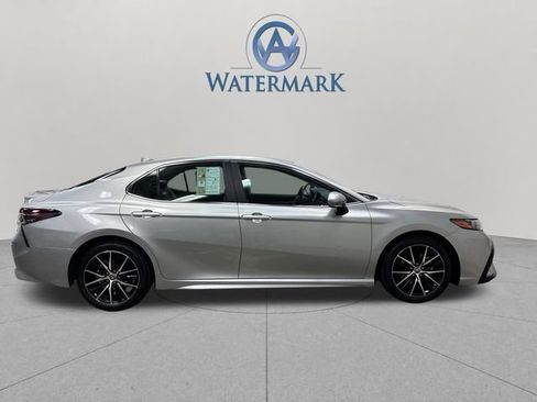 Used 2021 Toyota Camry SE AWD/4WD image 7